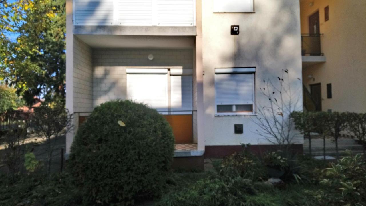 Fuesti Fecske Apartman Hajdúszoboszló Exteriör bild
