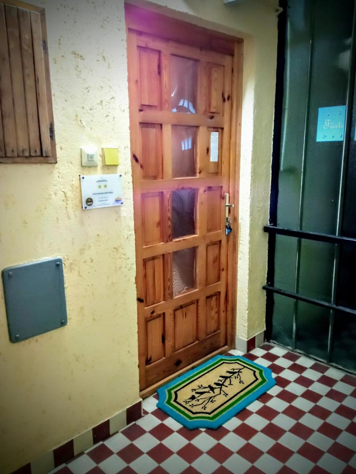 Fuesti Fecske Apartman Hajdúszoboszló Exteriör bild
